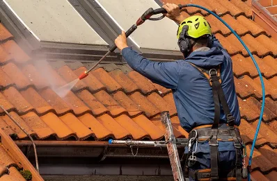 Démoussage et hydrofuge de toiture à Saisy